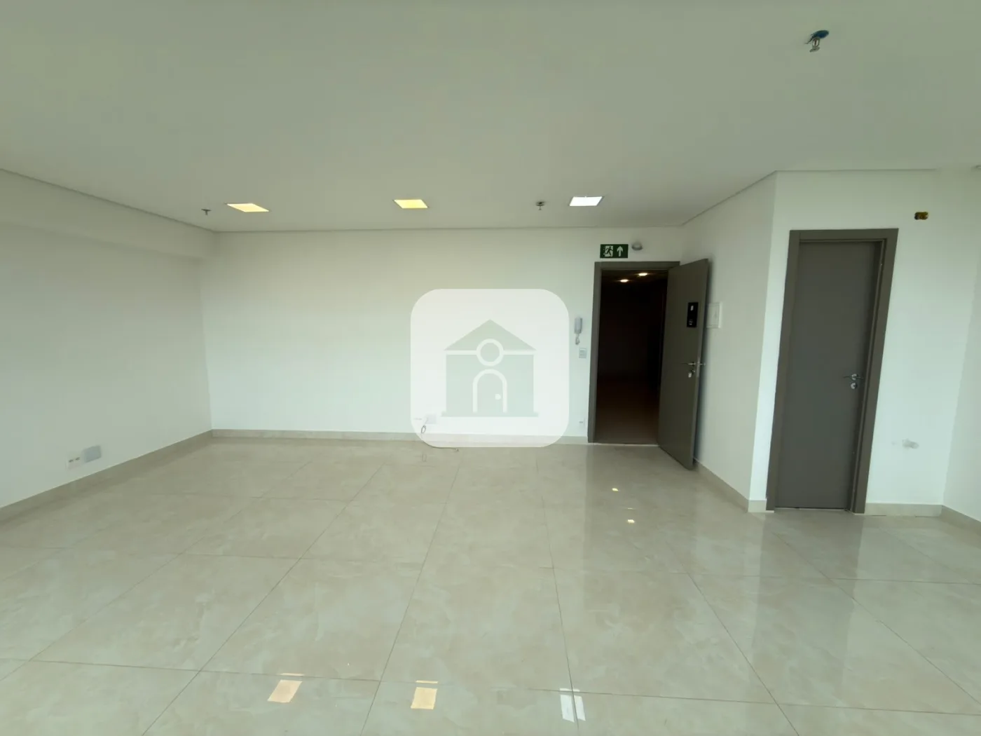 Alugar Comercial / Sala Comercial Condom&iacute;nio em Uberl&acirc;ndia R$ 3.263,20 - Foto 9