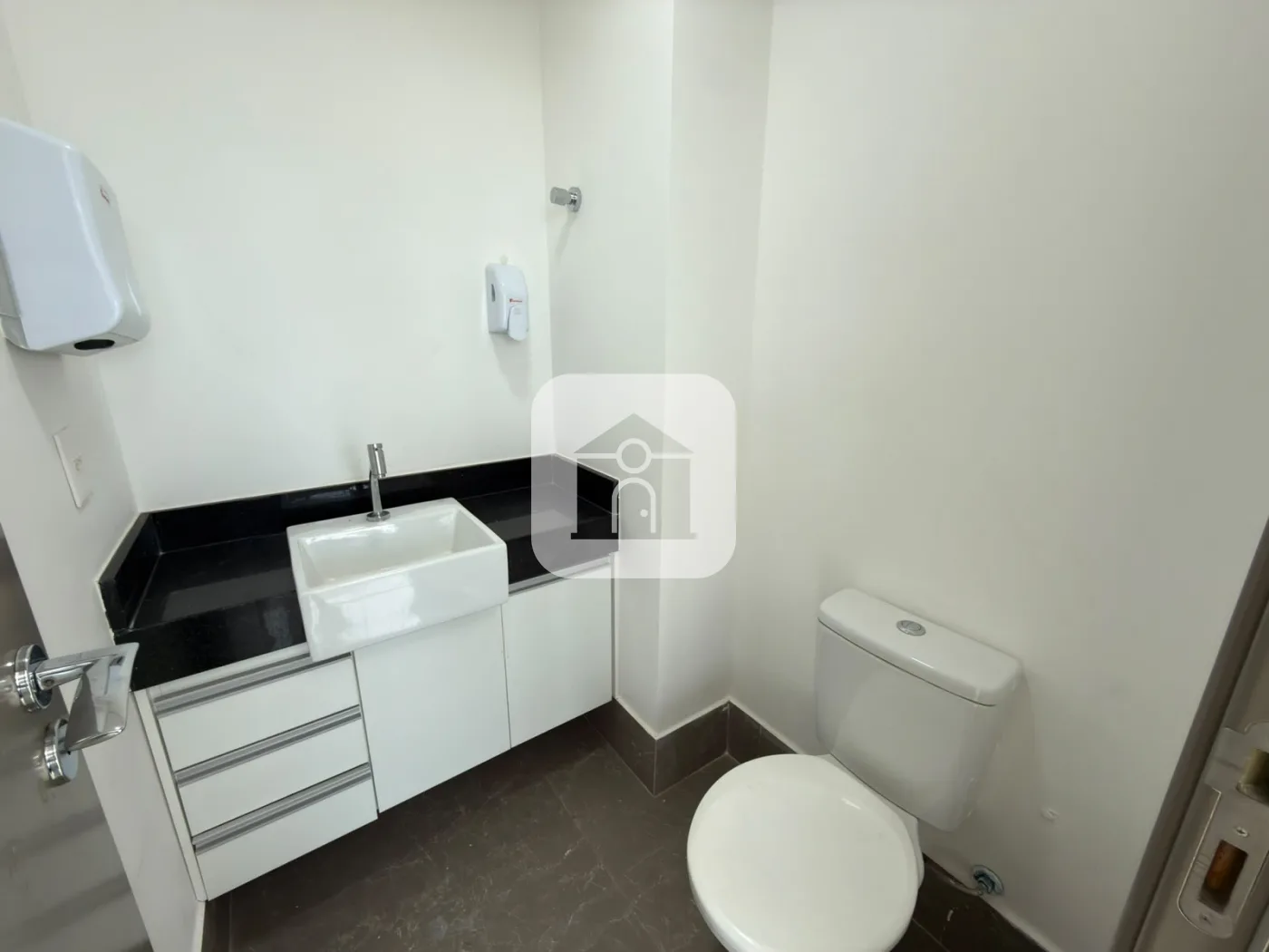 Alugar Comercial / Sala Comercial Condom&iacute;nio em Uberl&acirc;ndia R$ 3.263,20 - Foto 11