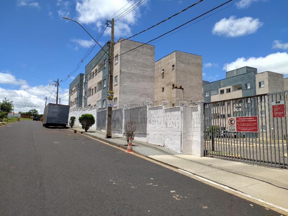 Alugar Apartamento / Padr&atilde;o em Uberl&acirc;ndia R$ 950,00 - Foto 20