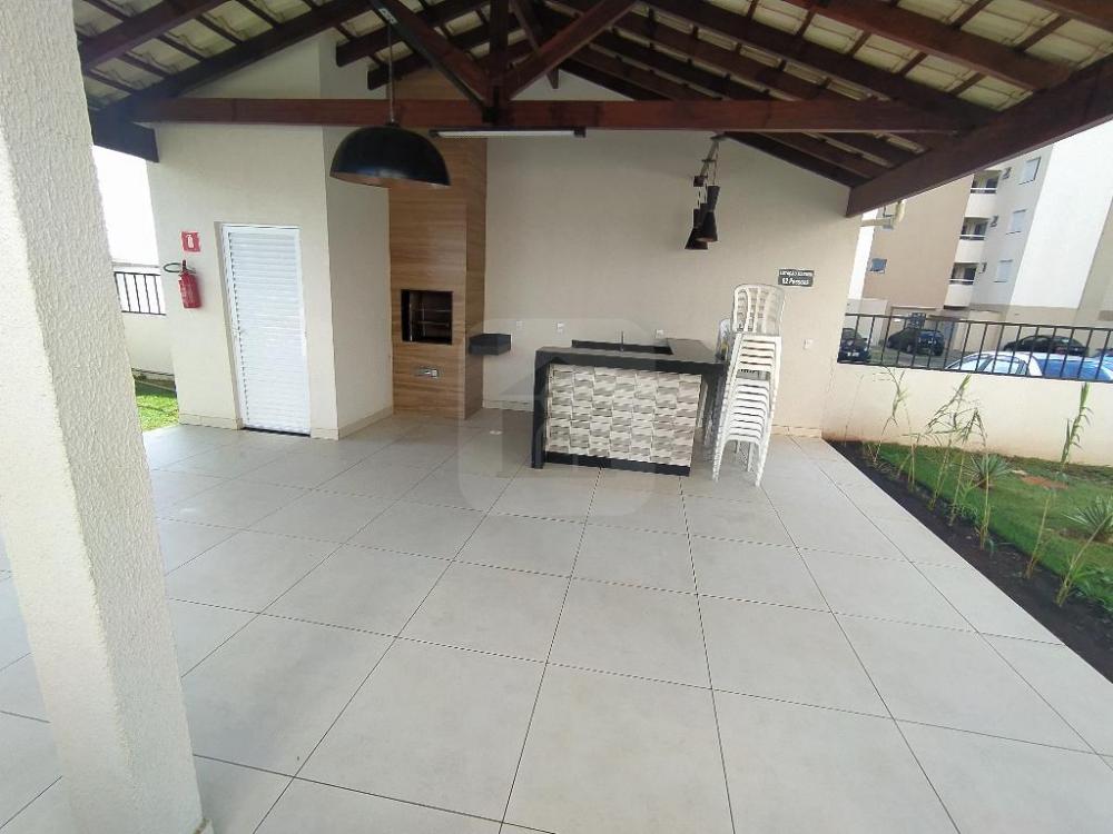Alugar Apartamento / Padr&atilde;o em Uberlandia R$ 2.200,00 - Foto 16