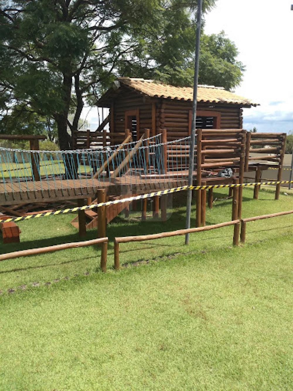 Alugar Casa / Condom&iacute;nio ou Loteamento Fechado em Uberl&acirc;ndia R$ 12.000,00 - Foto 23