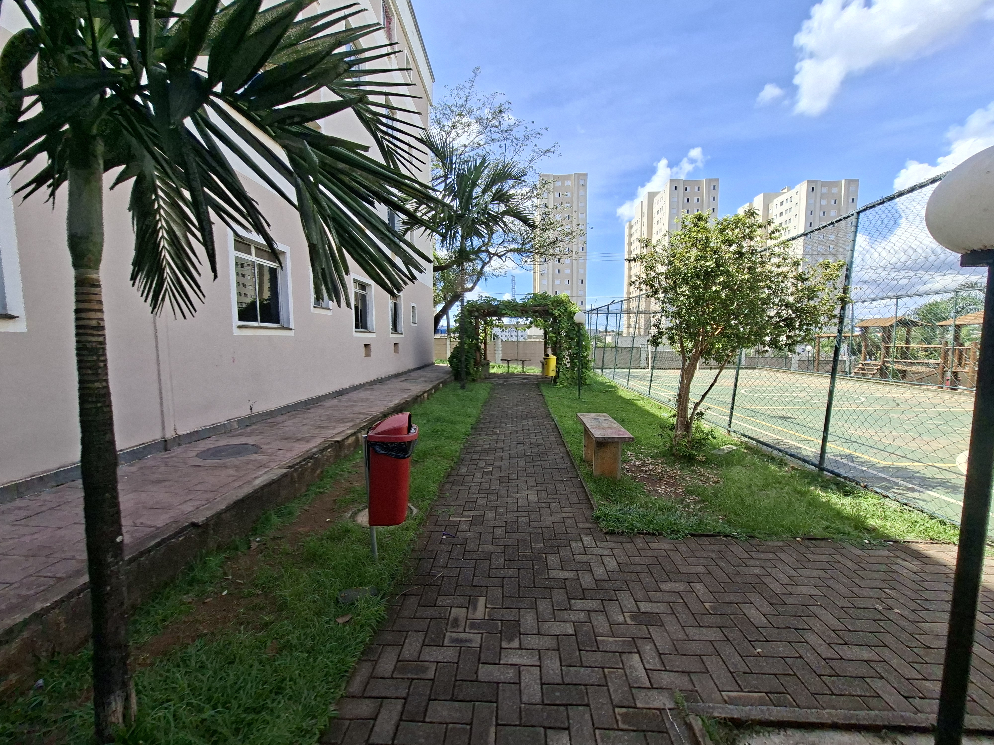 Comprar Apartamento / Padr&atilde;o em Uberlandia R$ 160.000,00 - Foto 18