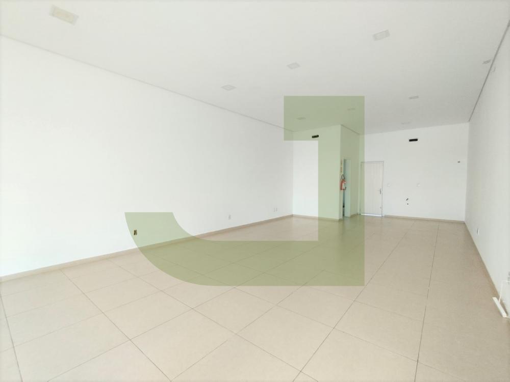 Alugar Comercial / Loja em S&atilde;o Leopoldo R$ 3.000,00 - Foto 3