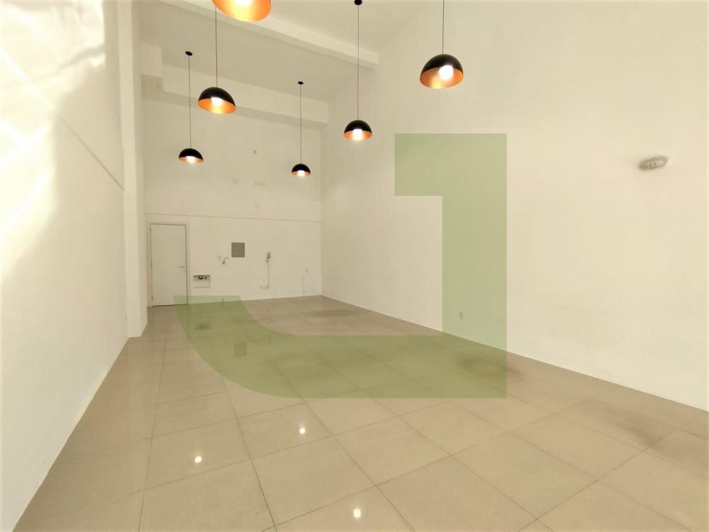 Alugar Comercial / Loja em Condom&iacute;nio em S&atilde;o Leopoldo R$ 5.000,00 - Foto 4