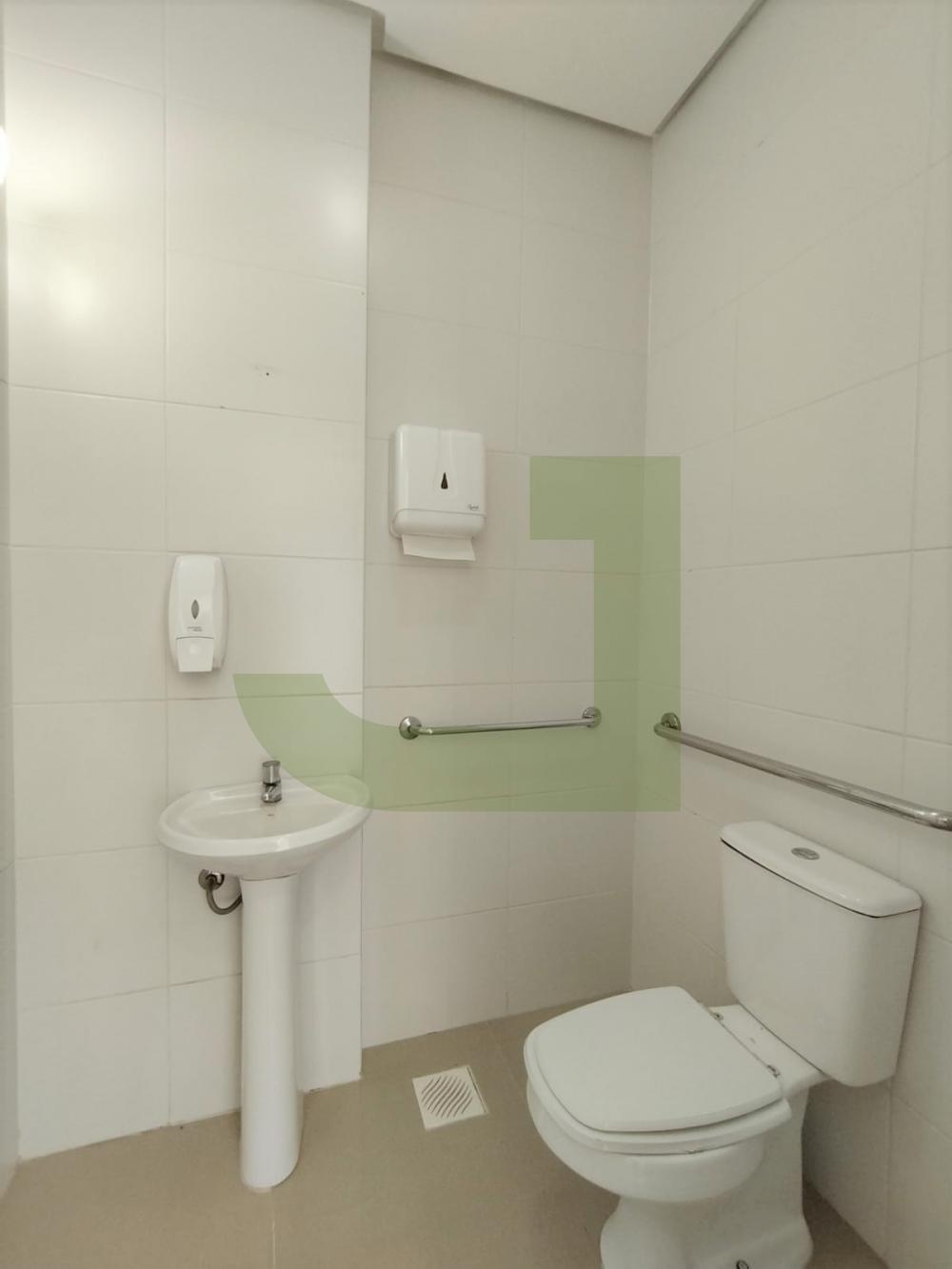 Alugar Comercial / Loja em Condom&iacute;nio em S&atilde;o Leopoldo R$ 5.000,00 - Foto 8