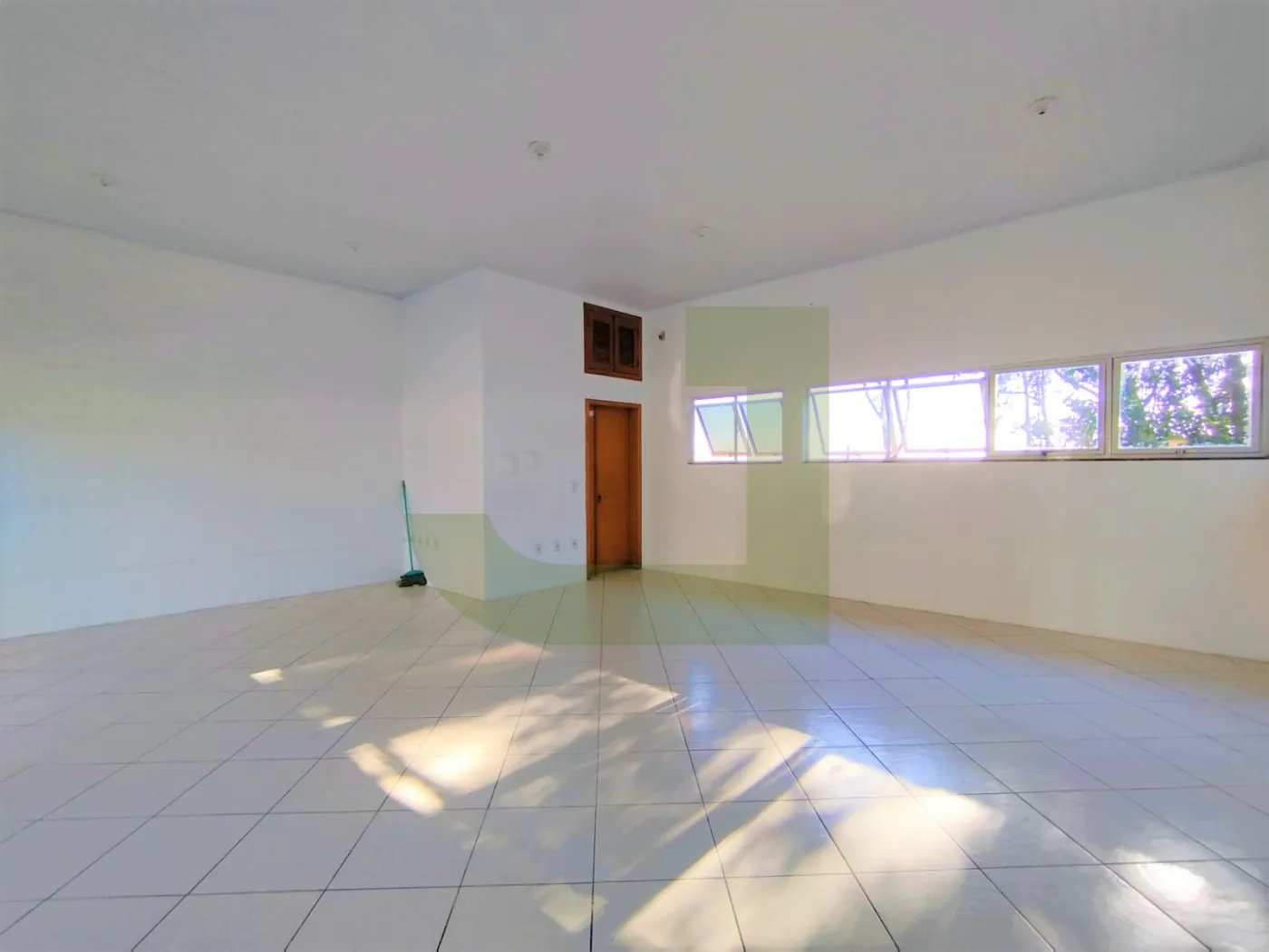 Alugar Comercial / Loja em S&atilde;o Leopoldo R$ 2.000,00 - Foto 5