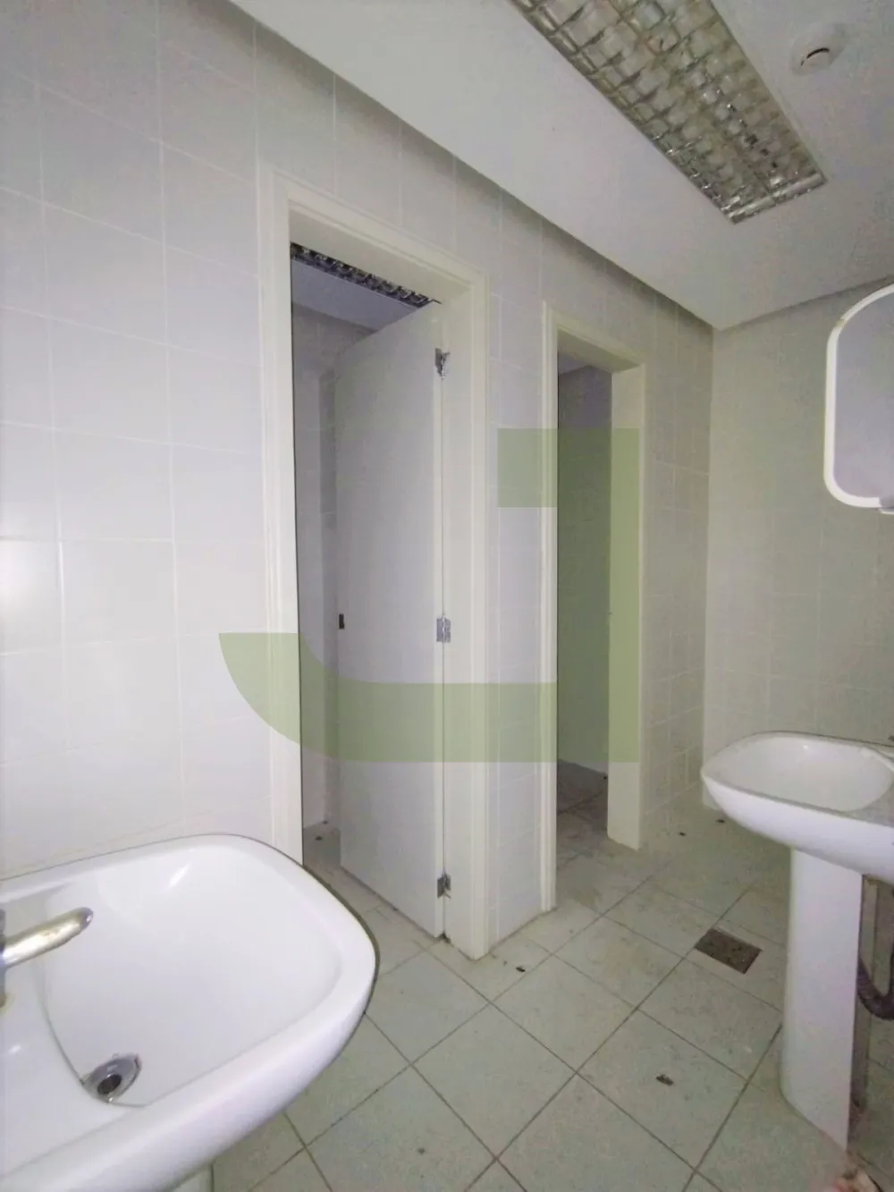 Comprar Comercial / Pr&eacute;dio em S&atilde;o Leopoldo - Foto 16