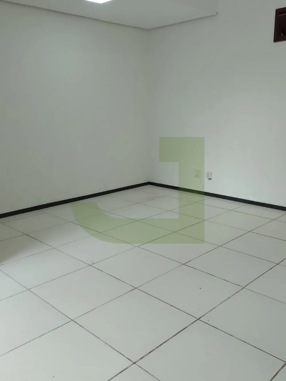 Alugar Comercial / Loja em Condom&iacute;nio em S&atilde;o Leopoldo R$ 1.200,00 - Foto 4