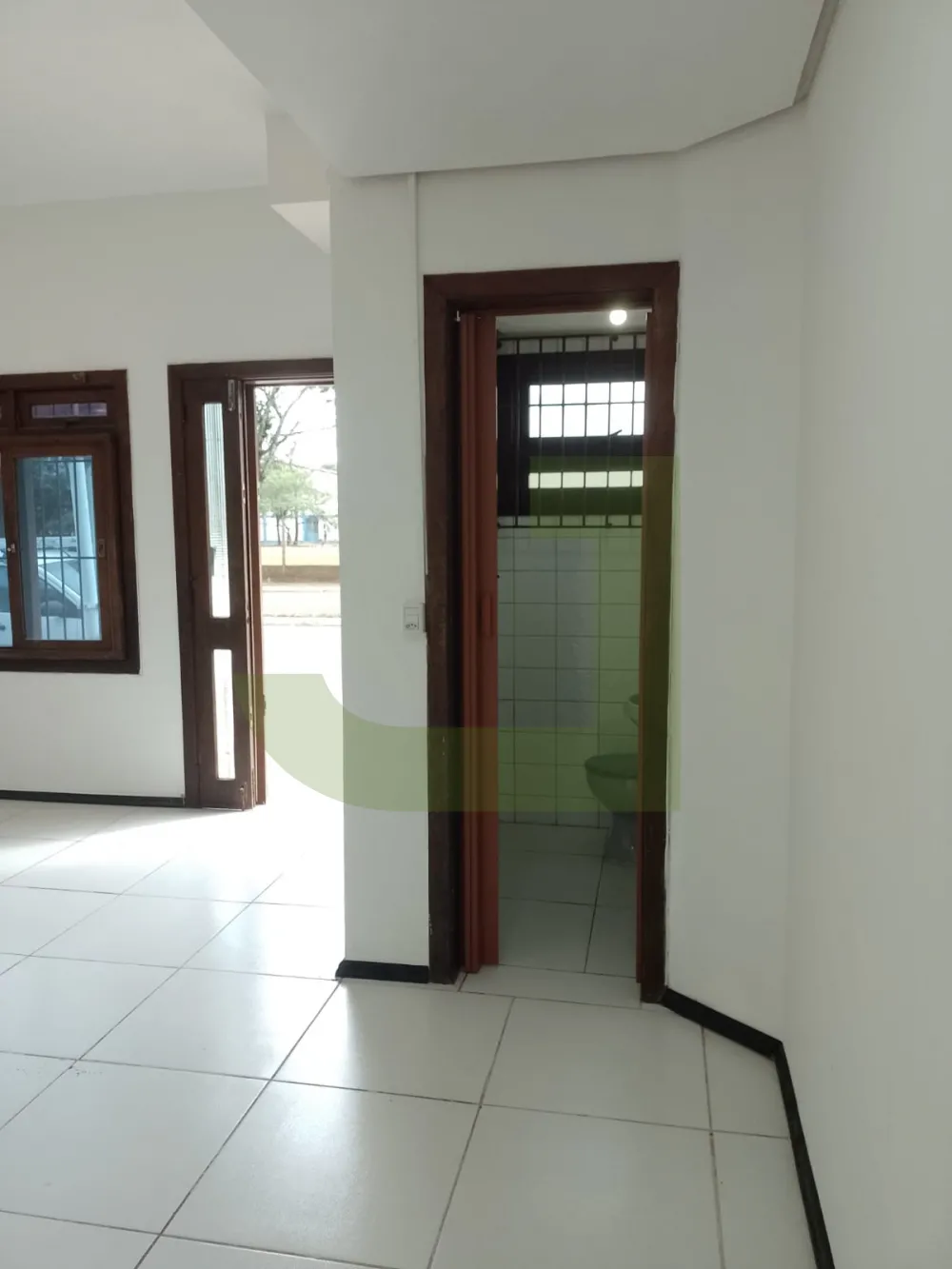 Alugar Comercial / Loja em Condom&iacute;nio em S&atilde;o Leopoldo R$ 1.200,00 - Foto 5