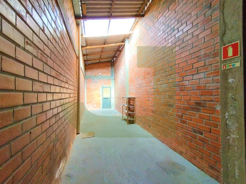 Alugar Comercial / Pavilh&atilde;o em Novo Hamburgo R$ 9.000,00 - Foto 8