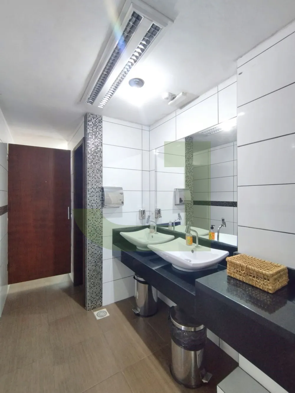 Alugar Comercial / Pr&eacute;dio em S&atilde;o Leopoldo R$ 10.000,00 - Foto 13