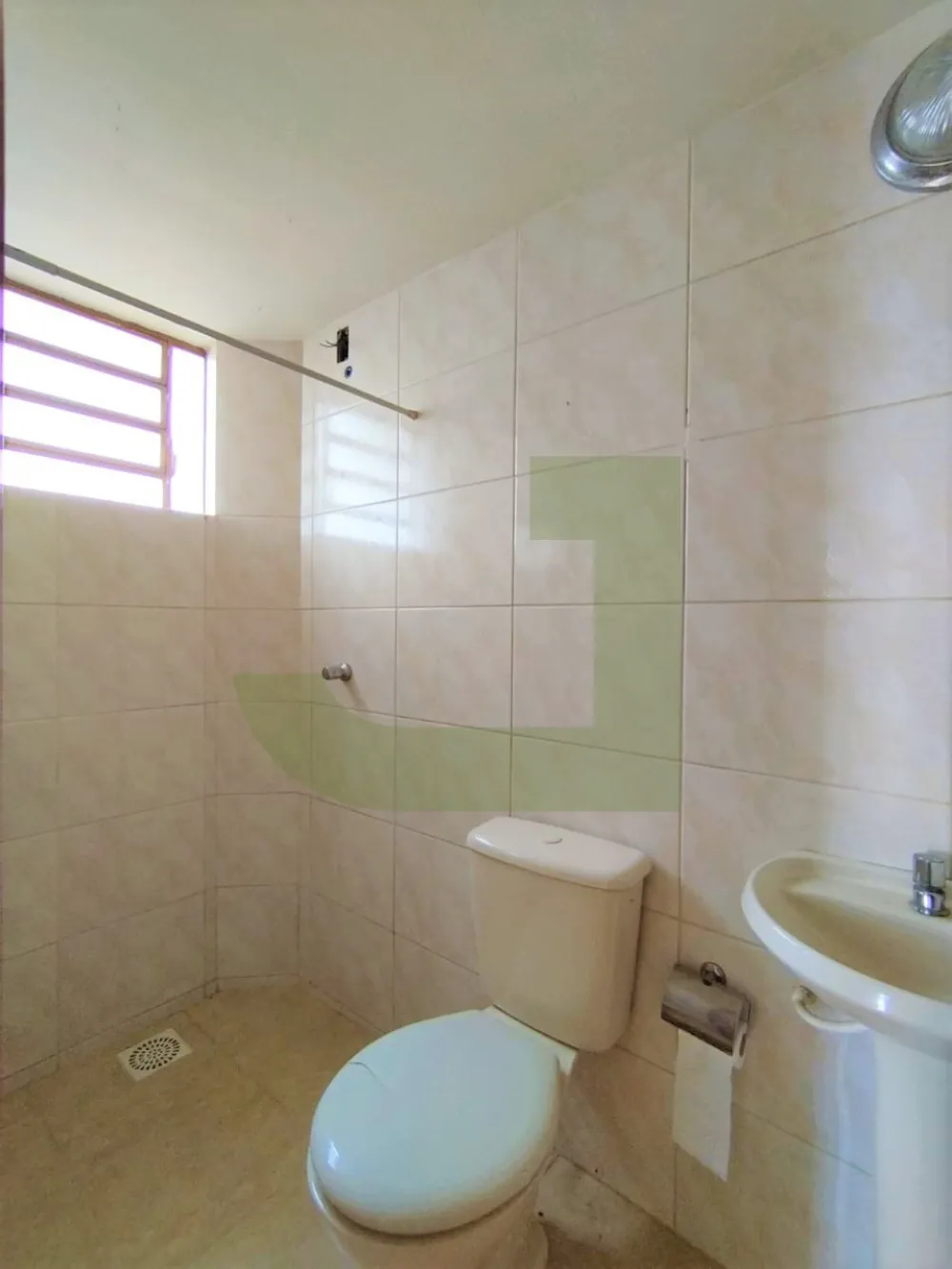 Alugar Casa / Residencial em S&atilde;o Leopoldo R$ 2.000,00 - Foto 7