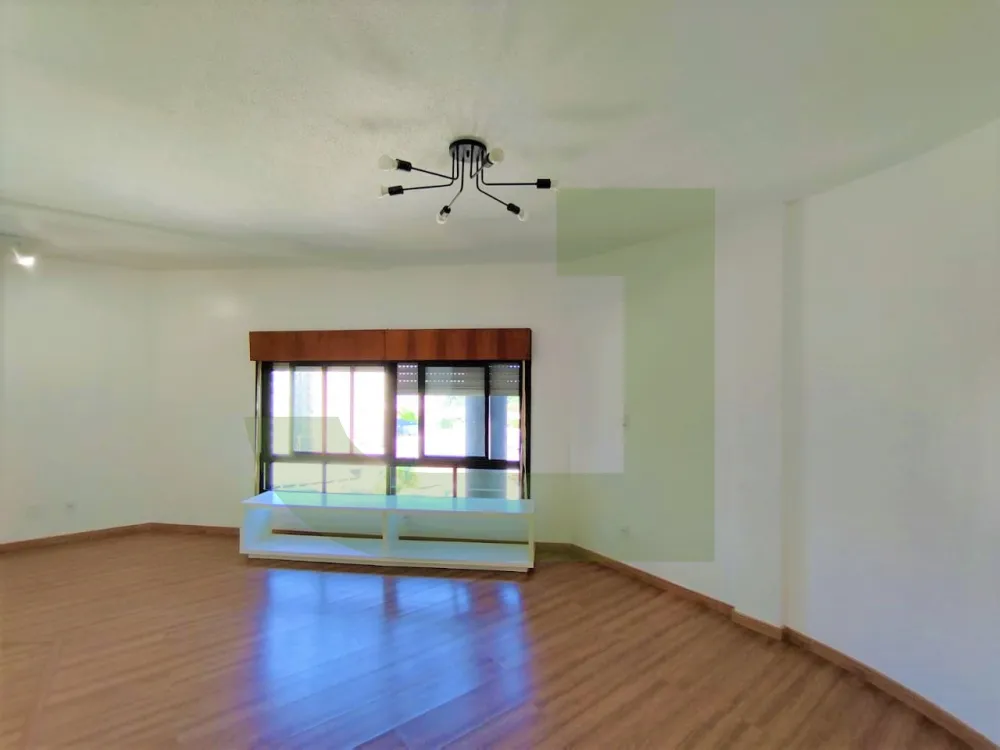 Alugar Apartamento / JK  Studio em S&atilde;o Leopoldo R$ 970,00 - Foto 1