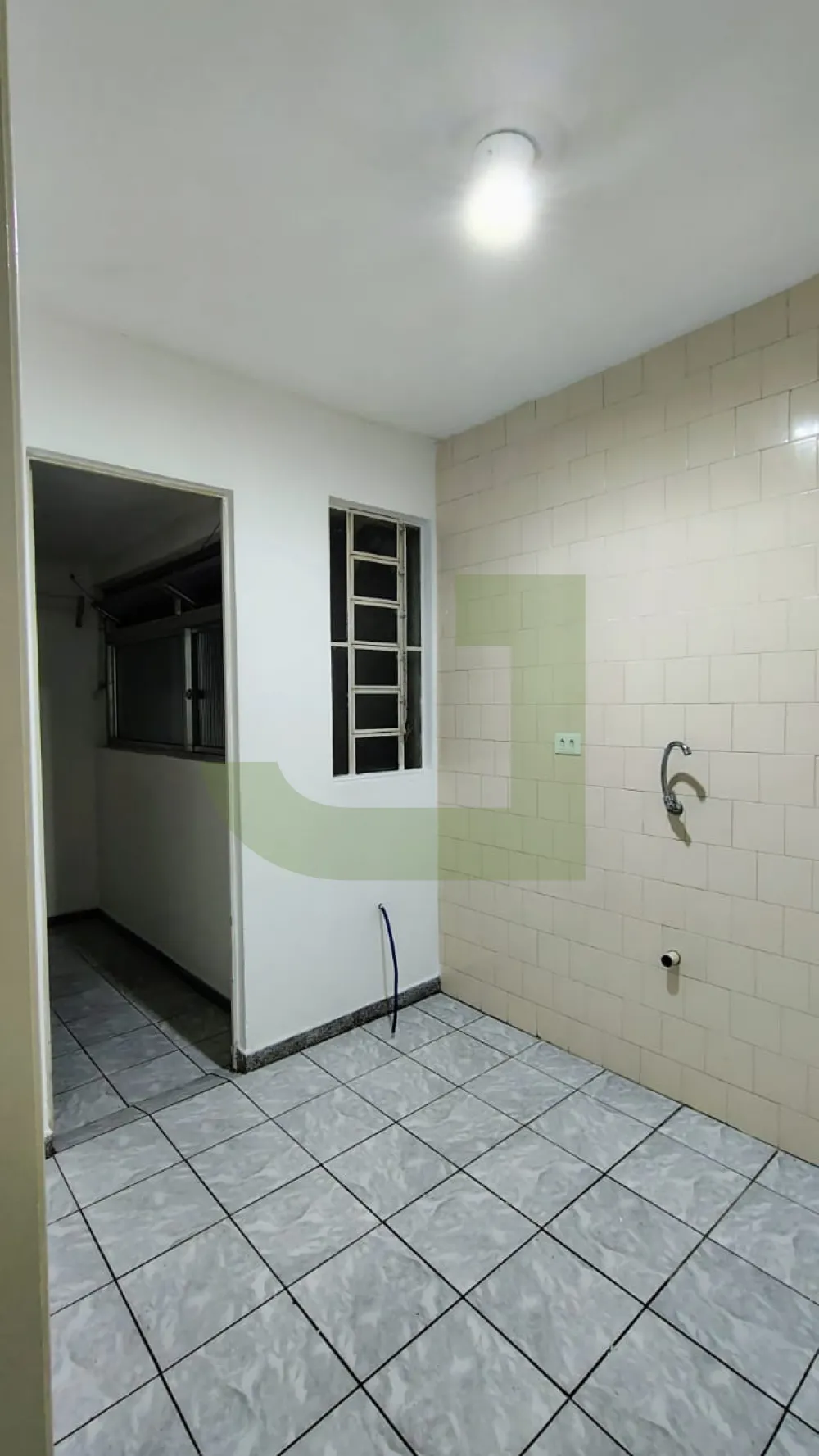 Alugar Apartamento / Padr&atilde;o em S&atilde;o Leopoldo R$ 680,00 - Foto 3