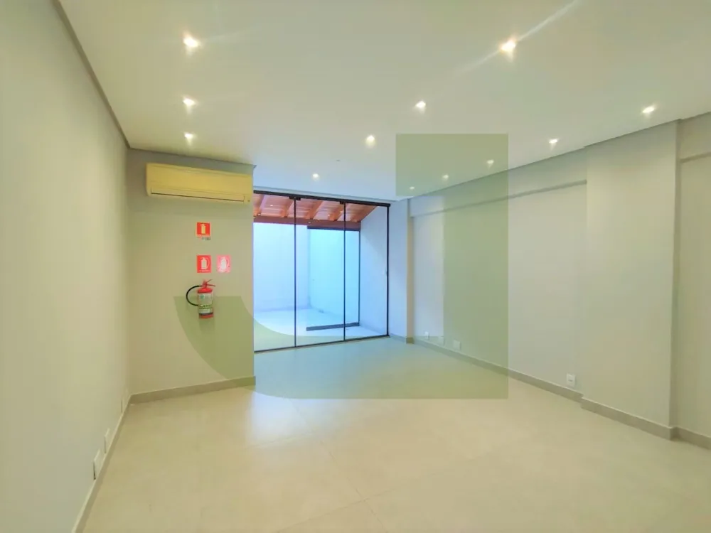 Alugar Comercial / Loja em Condom&iacute;nio em S&atilde;o Leopoldo R$ 5.000,00 - Foto 4