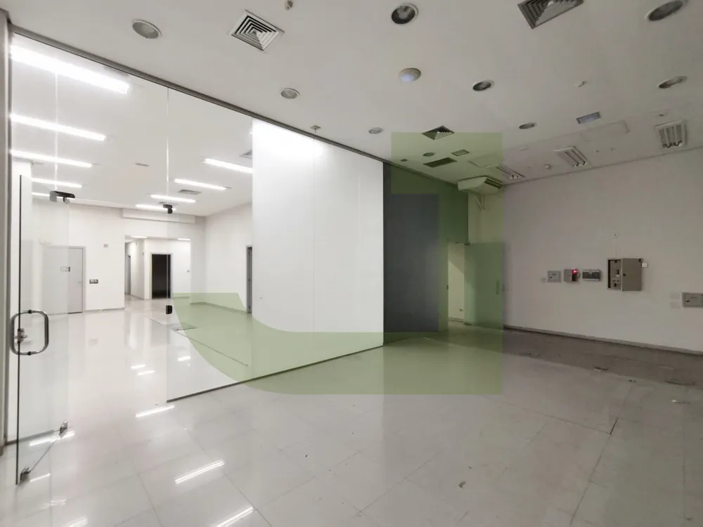 Alugar Comercial / Loja em Port&atilde;o R$ 12.000,00 - Foto 5