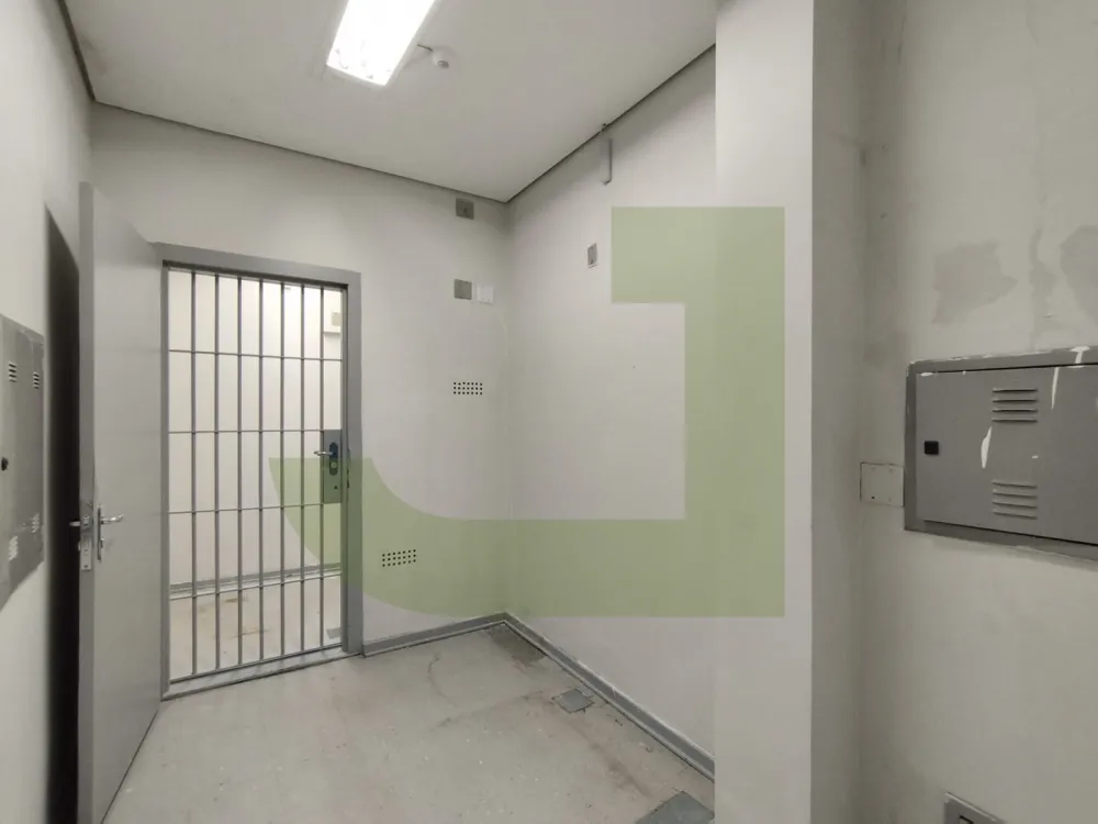 Alugar Comercial / Loja em Port&atilde;o R$ 12.000,00 - Foto 12