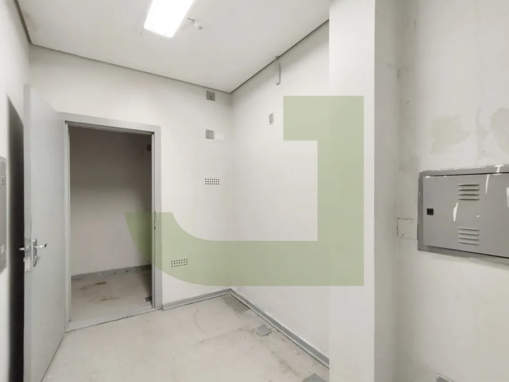 Alugar Comercial / Loja em Port&atilde;o R$ 12.000,00 - Foto 13