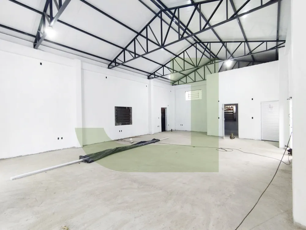 Alugar Comercial / Pavilh&atilde;o em S&atilde;o Leopoldo R$ 4.000,00 - Foto 3