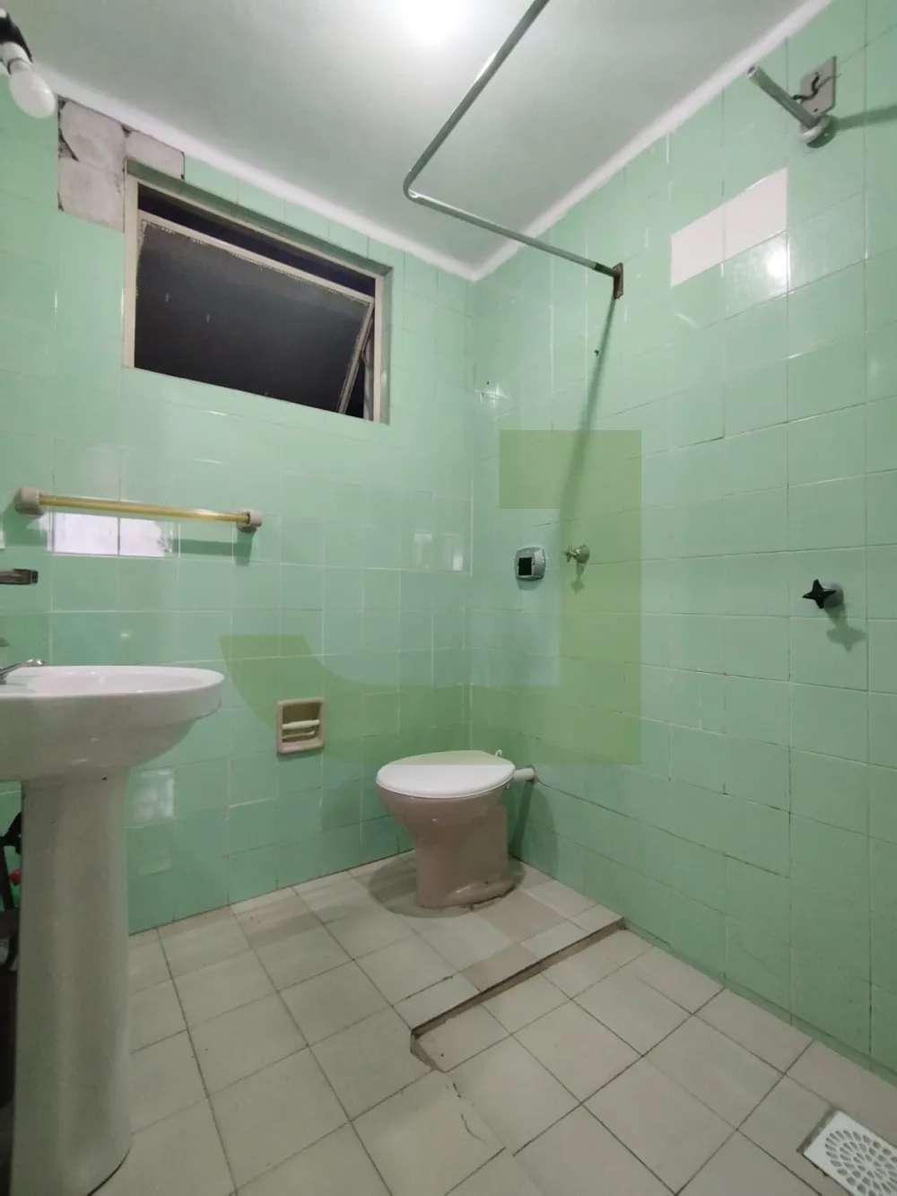 Alugar Apartamento / Quitinete em S&atilde;o Leopoldo R$ 1.000,00 - Foto 6