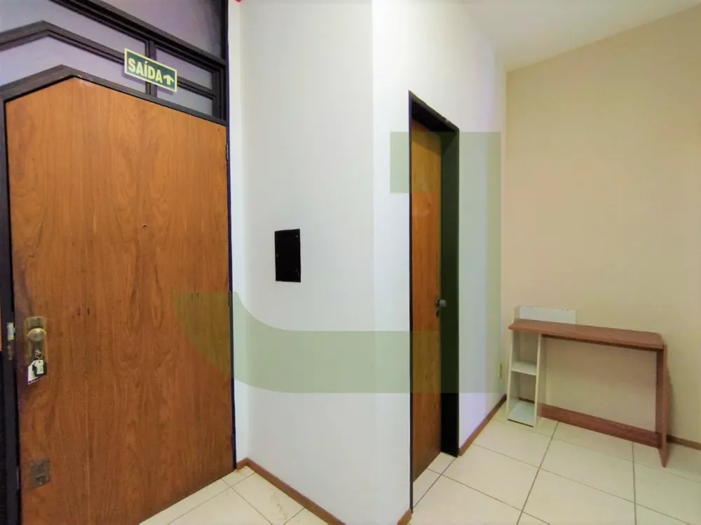 Alugar Comercial / Sala comercial em condom&iacute;nio em S&atilde;o Leopoldo R$ 1.500,00 - Foto 1