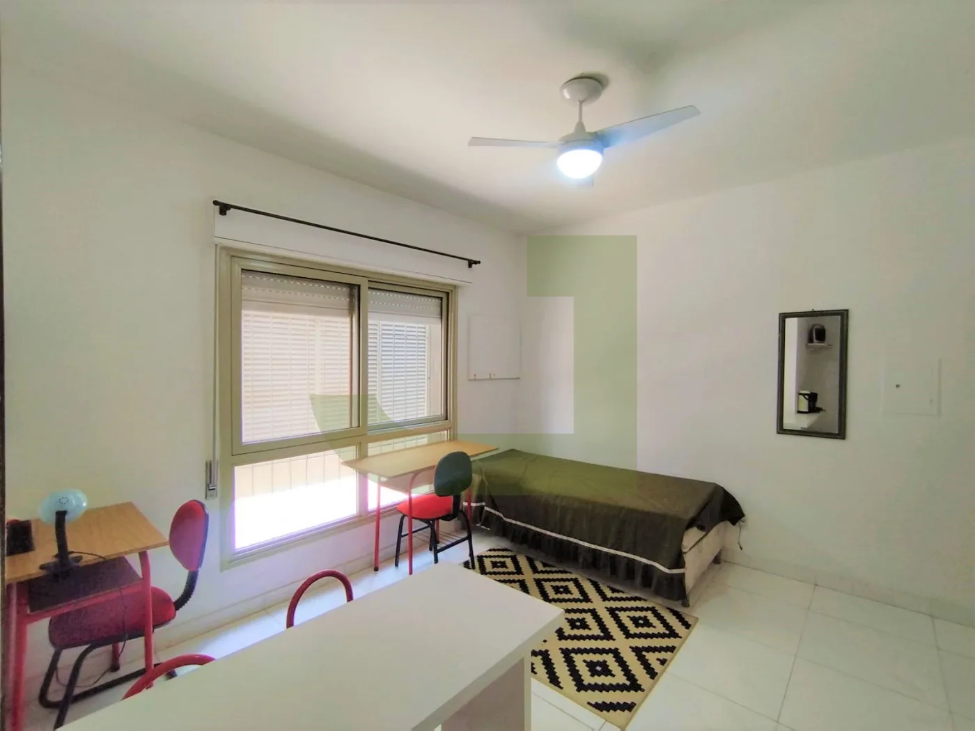 Alugar Apartamento / Quitinete em S&atilde;o Leopoldo R$ 950,00 - Foto 2