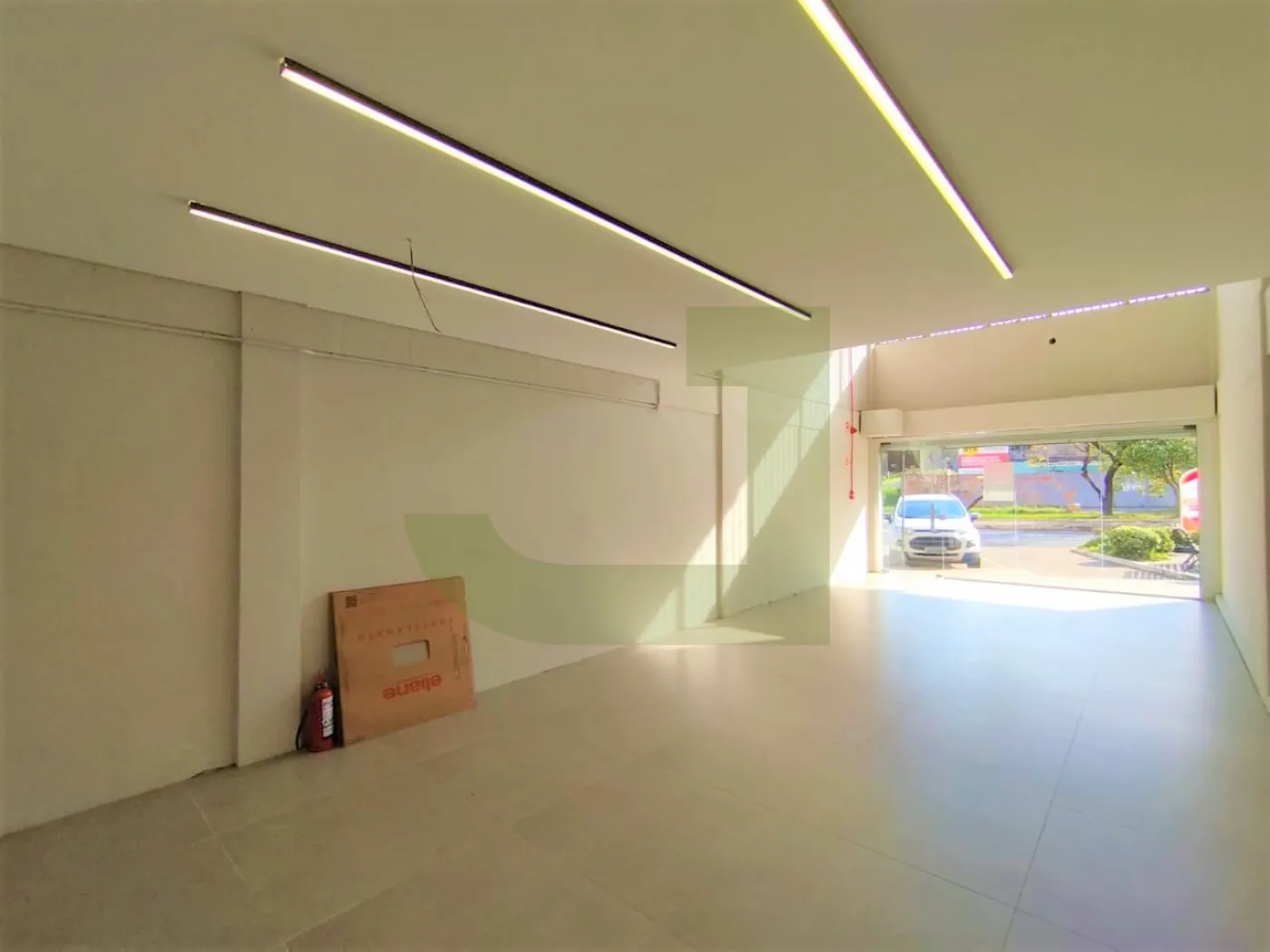 Alugar Comercial / Loja em Condom&iacute;nio em S&atilde;o Leopoldo R$ 4.100,00 - Foto 4
