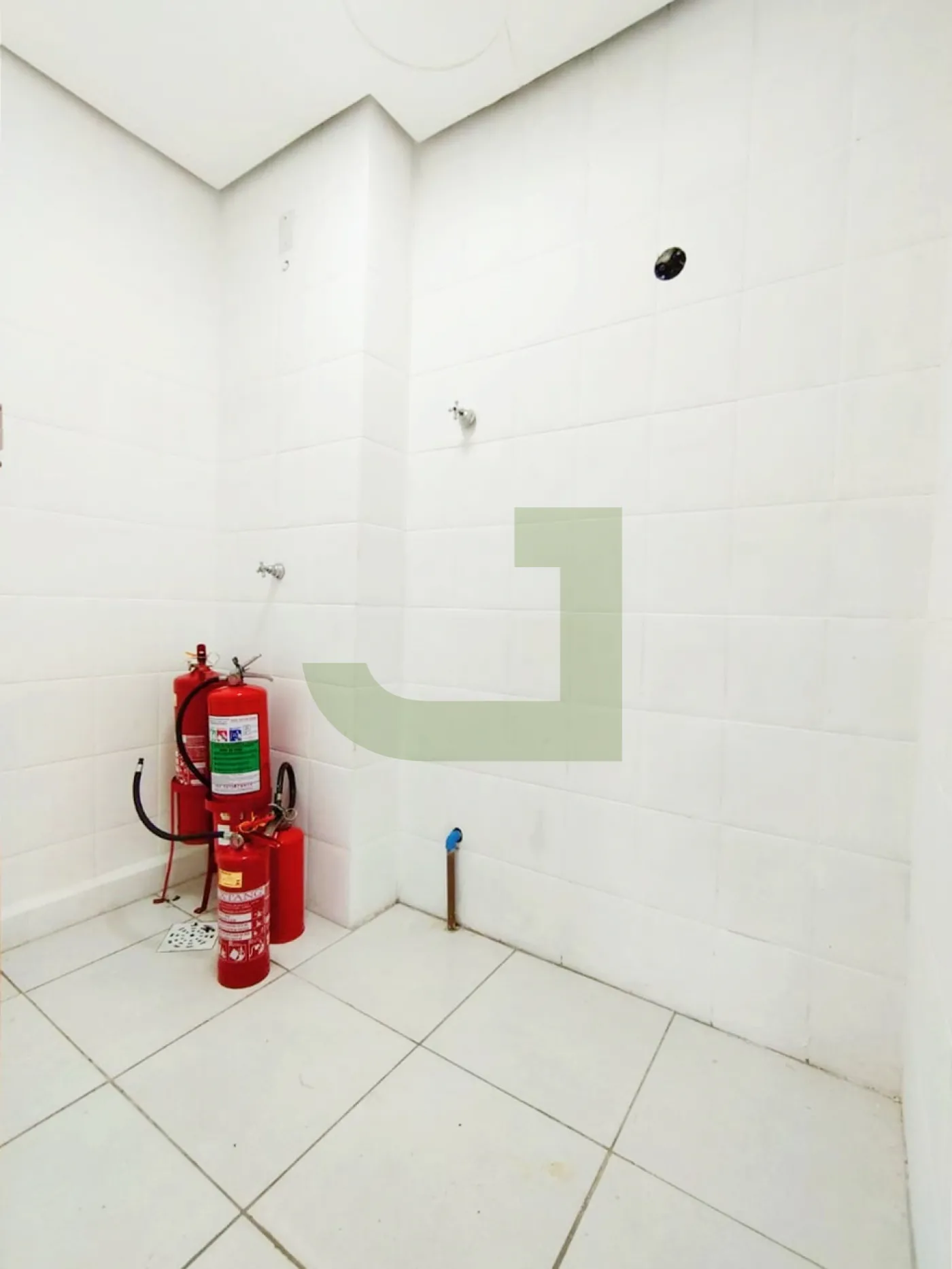 Alugar Comercial / Loja em Condom&iacute;nio em S&atilde;o Leopoldo R$ 4.750,00 - Foto 7