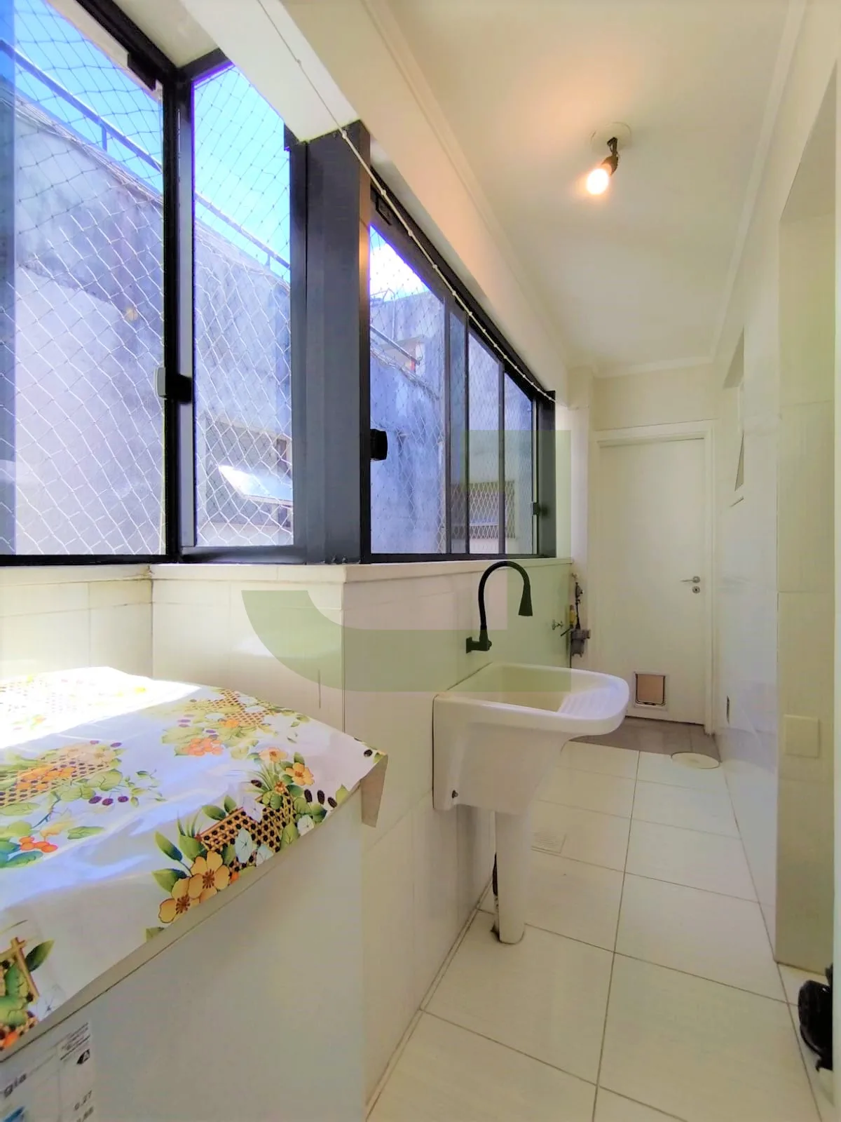 Alugar Apartamento / Padr&atilde;o em S&atilde;o Leopoldo R$ 2.500,00 - Foto 15