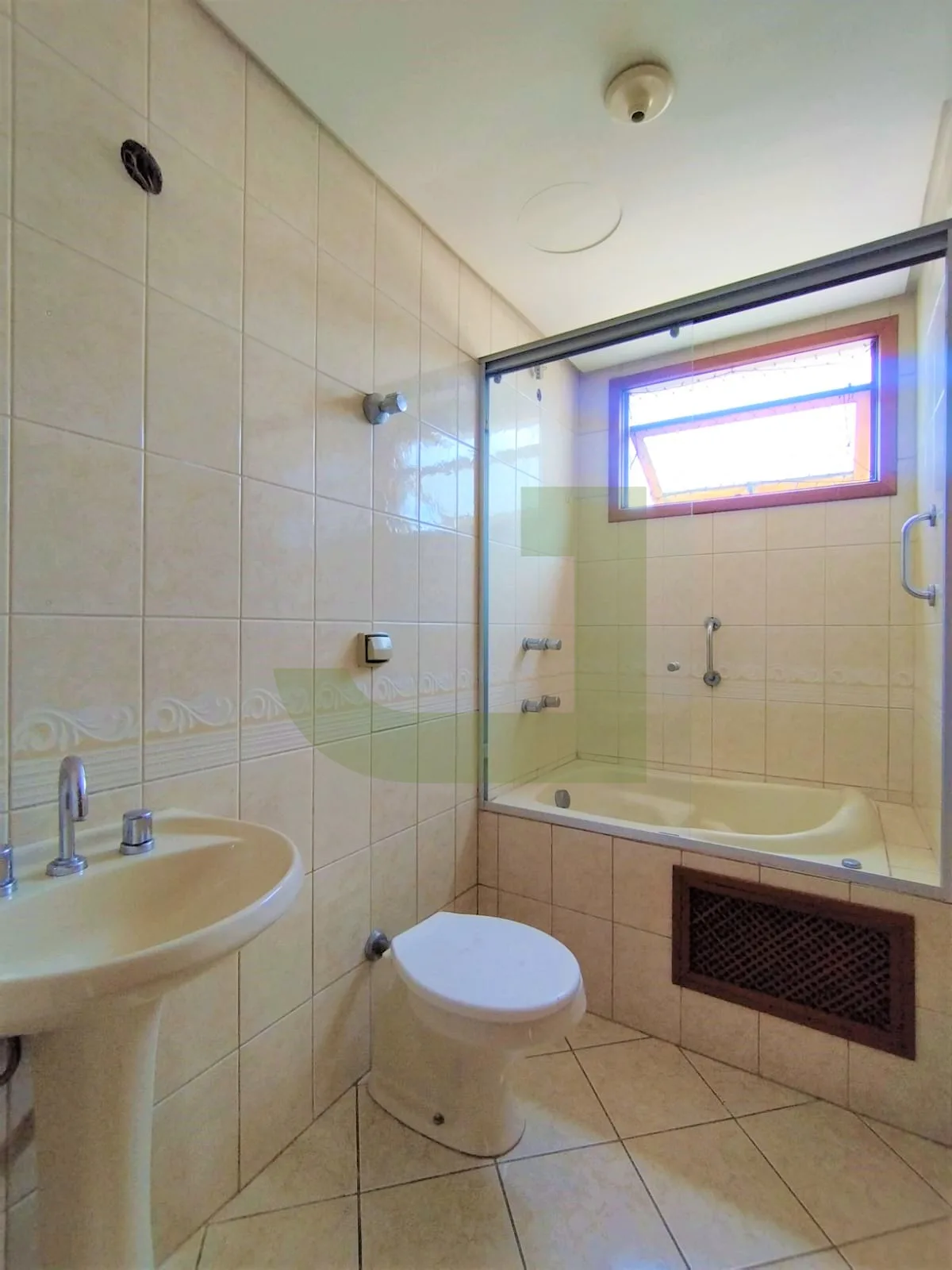 Alugar Apartamento / Padr&atilde;o em S&atilde;o Leopoldo R$ 1.700,00 - Foto 5