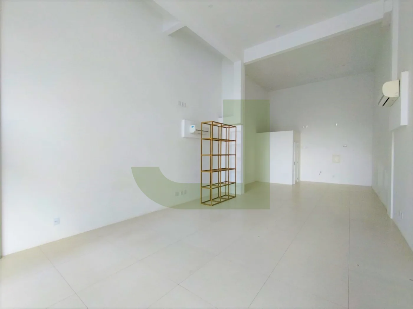 Alugar Comercial / Loja em Condom&iacute;nio em S&atilde;o Leopoldo R$ 3.500,00 - Foto 3