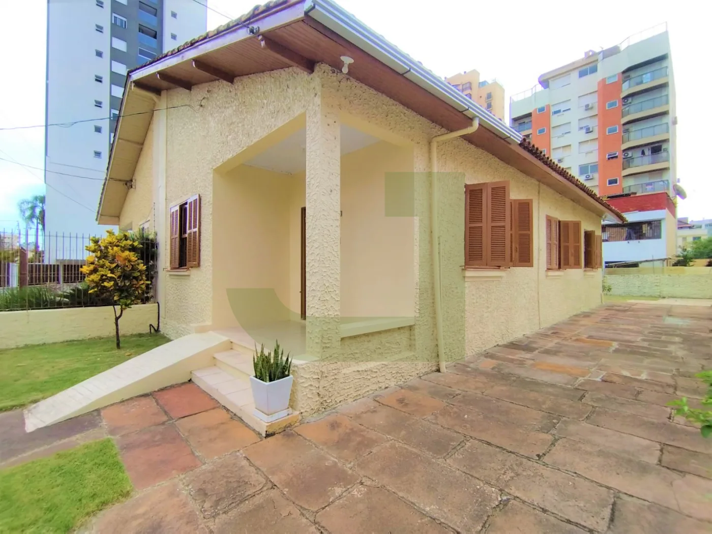 Alugar Casa / Residencial em S&atilde;o Leopoldo R$ 2.200,00 - Foto 11