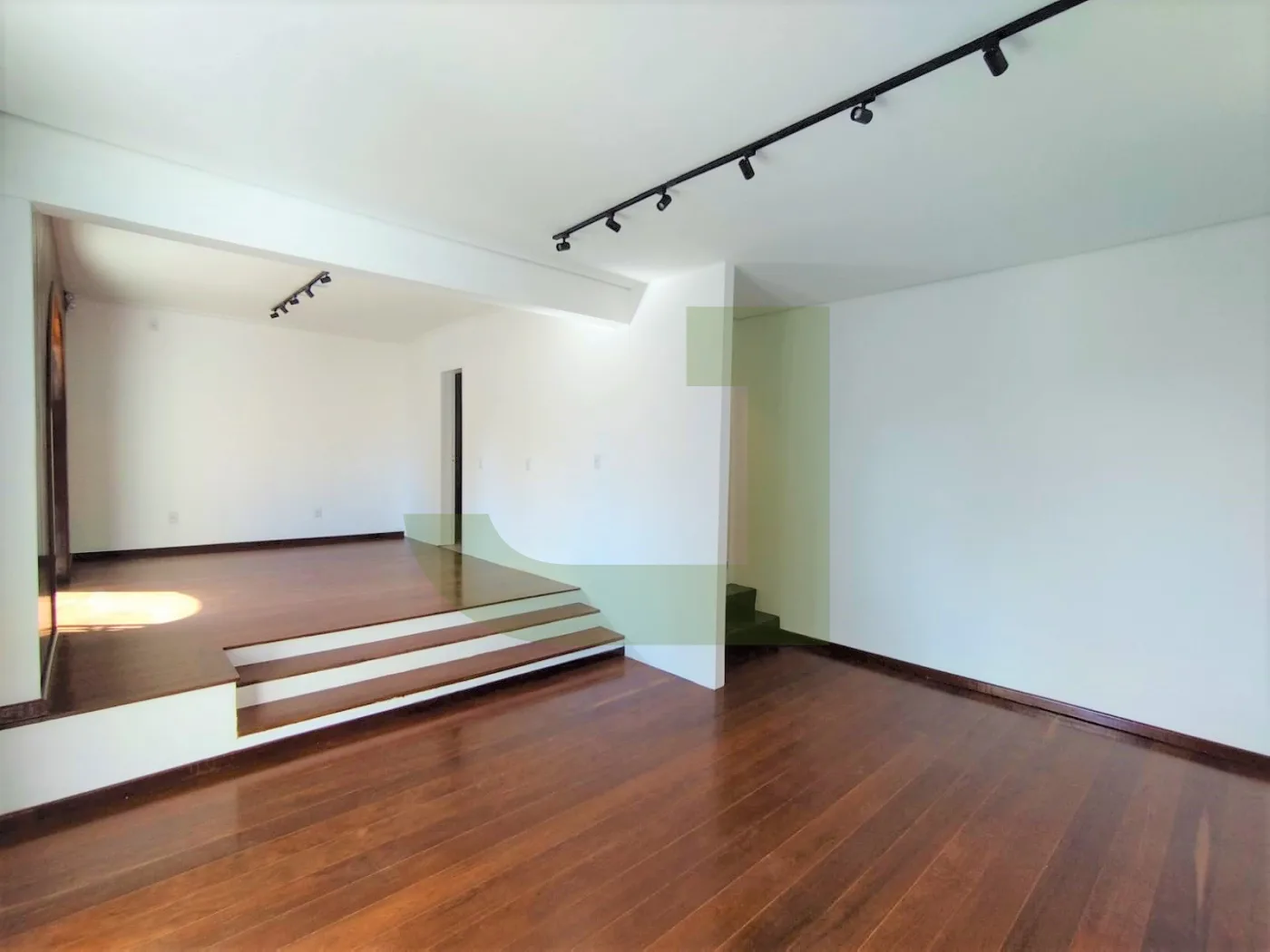 Alugar Comercial / Sala comercial em condom&iacute;nio em S&atilde;o Leopoldo R$ 2.000,00 - Foto 1