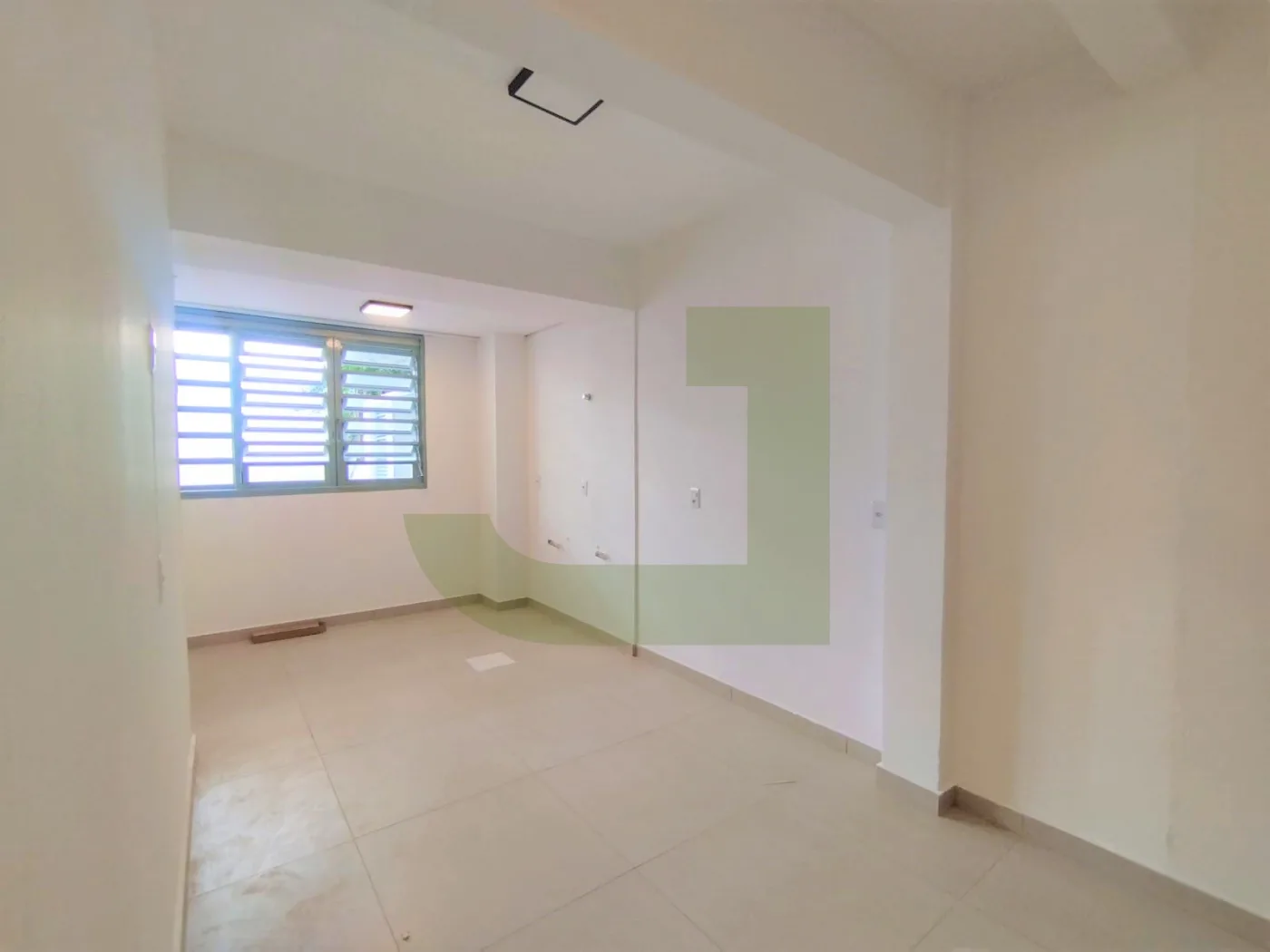 Alugar Apartamento / JK  Studio em S&atilde;o Leopoldo R$ 1.100,00 - Foto 2