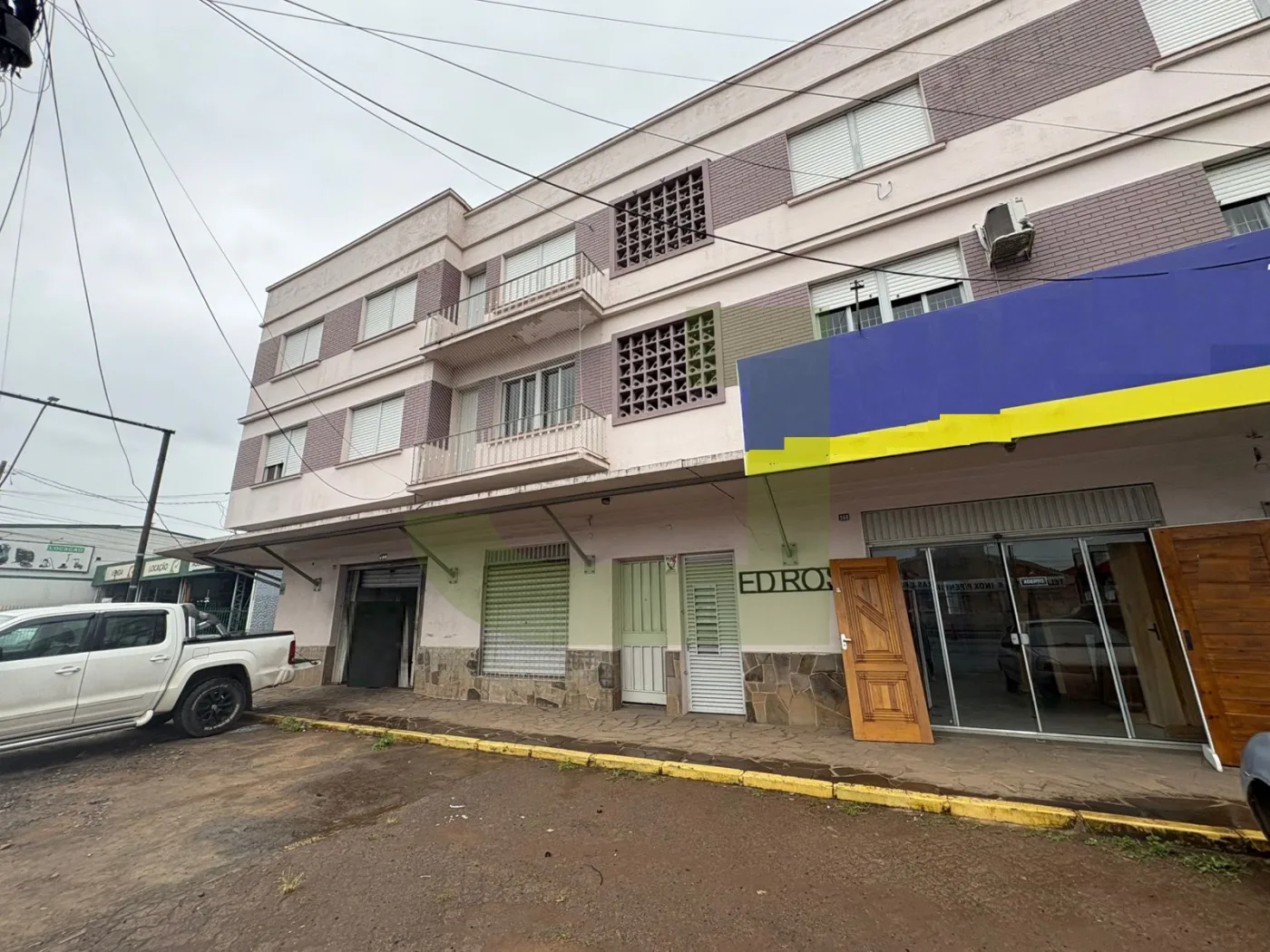 Comprar Comercial / Pr&eacute;dio em S&atilde;o Leopoldo - Foto 2