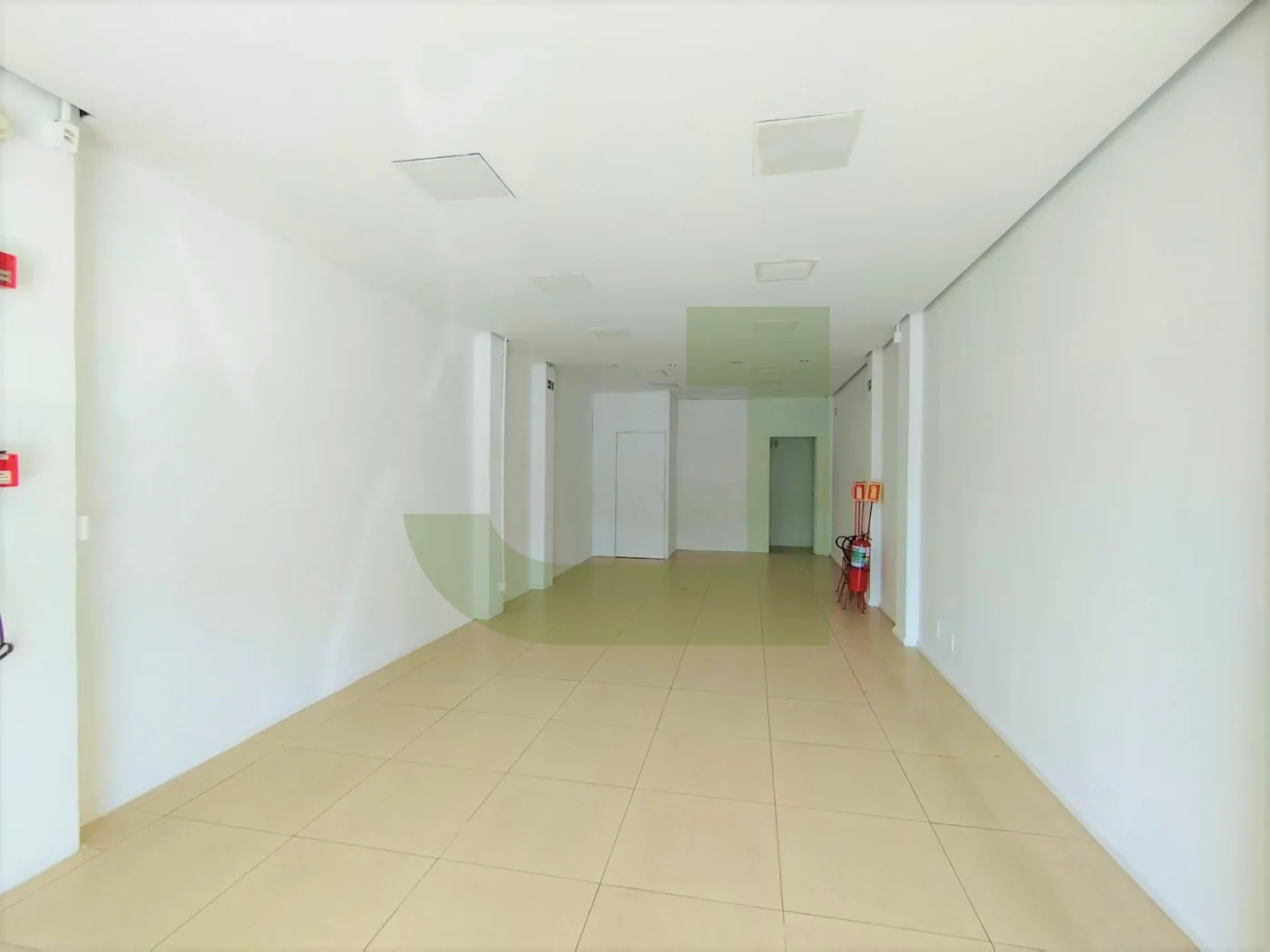 Alugar Comercial / Loja em Condom&iacute;nio em S&atilde;o Leopoldo R$ 3.800,00 - Foto 2