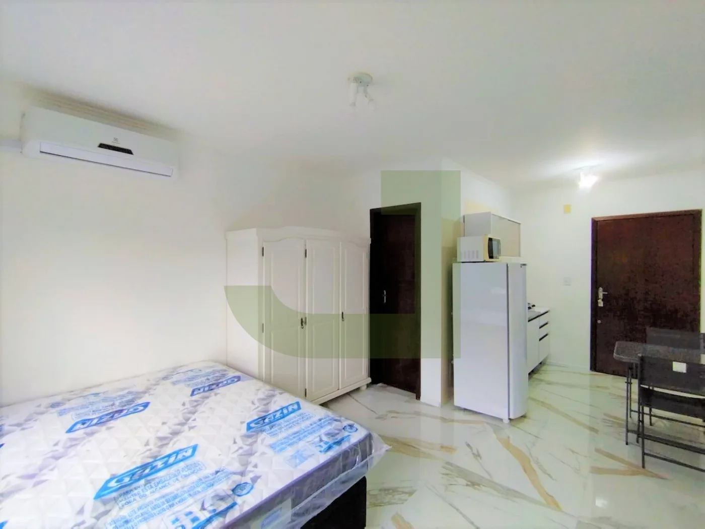 Alugar Apartamento / JK  Studio em S&atilde;o Leopoldo R$ 1.350,00 - Foto 2