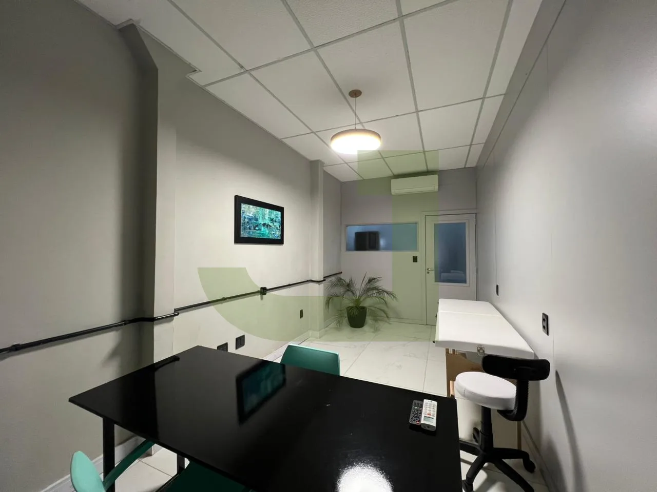 Alugar Comercial / Sala comercial em condom&iacute;nio em S&atilde;o Leopoldo R$ 1.780,00 - Foto 2