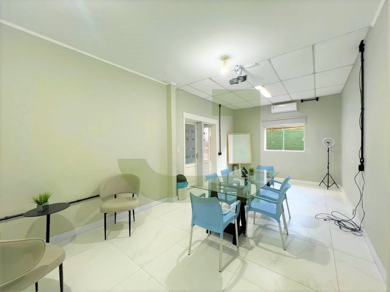 Alugar Comercial / Sala comercial em condom&iacute;nio em S&atilde;o Leopoldo R$ 2.780,00 - Foto 2