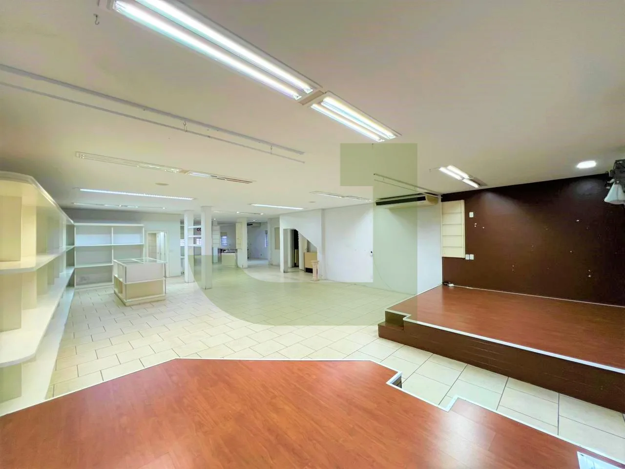 Alugar Comercial / Loja em Novo Hamburgo R$ 5.500,00 - Foto 2