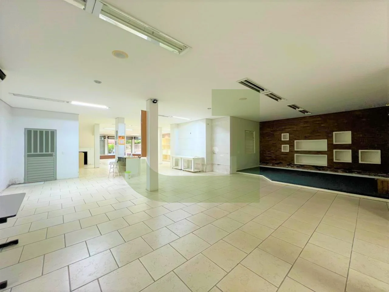 Alugar Comercial / Loja em Novo Hamburgo R$ 5.500,00 - Foto 5
