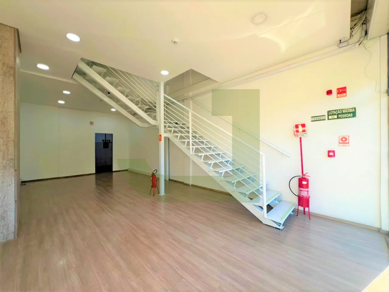 Alugar Comercial / Loja em Condom&iacute;nio em S&atilde;o Leopoldo R$ 4.750,00 - Foto 2