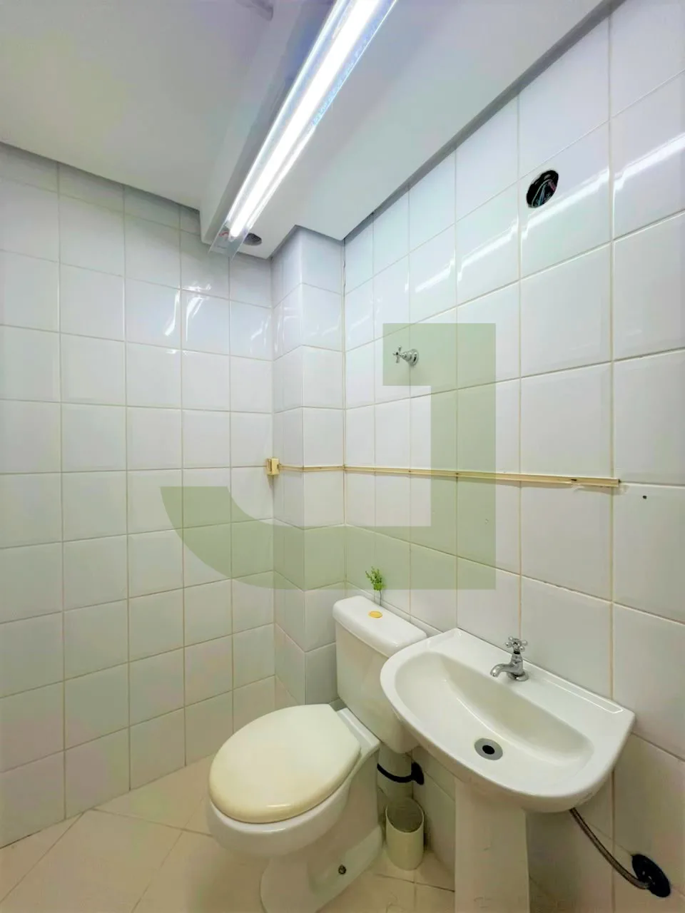 Alugar Comercial / Loja em Condom&iacute;nio em S&atilde;o Leopoldo R$ 4.750,00 - Foto 9