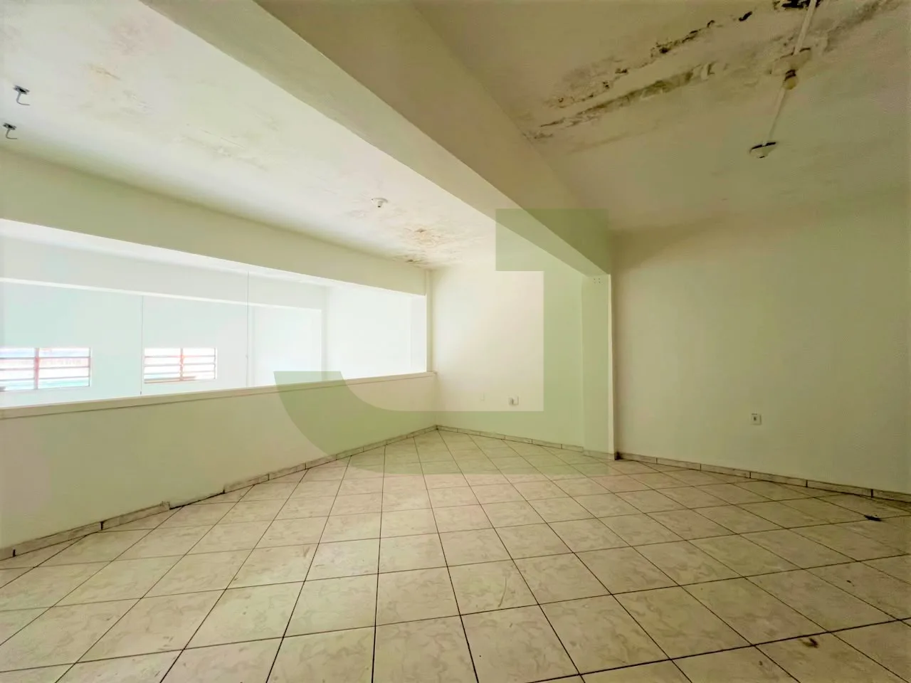 Alugar Comercial / Loja em S&atilde;o Leopoldo R$ 3.350,00 - Foto 5