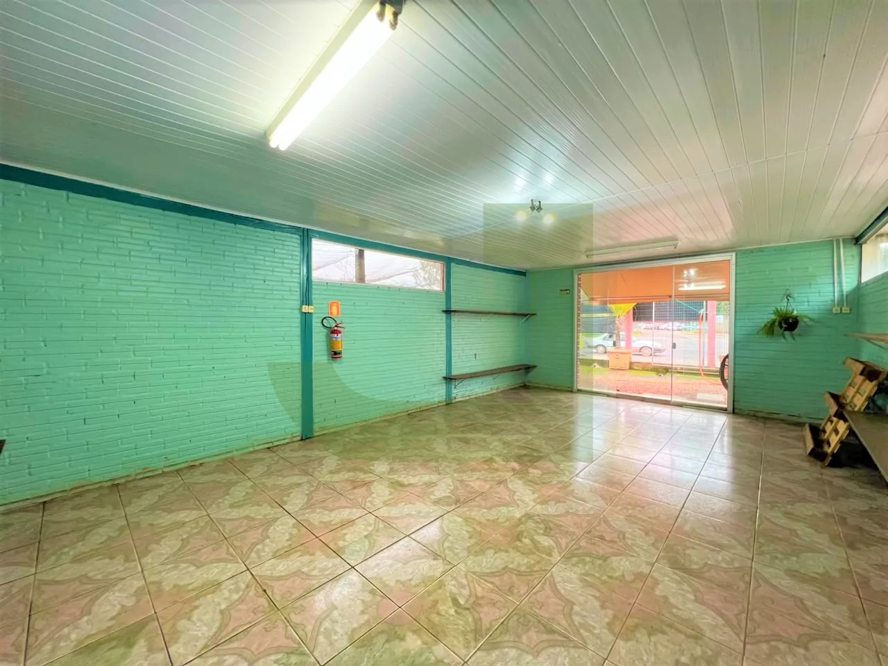 Alugar Comercial / Loja em S&atilde;o Leopoldo R$ 1.680,00 - Foto 2