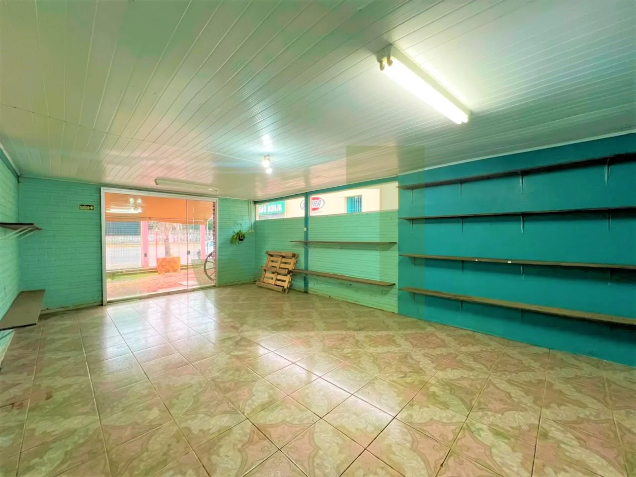 Alugar Comercial / Loja em S&atilde;o Leopoldo R$ 1.680,00 - Foto 4