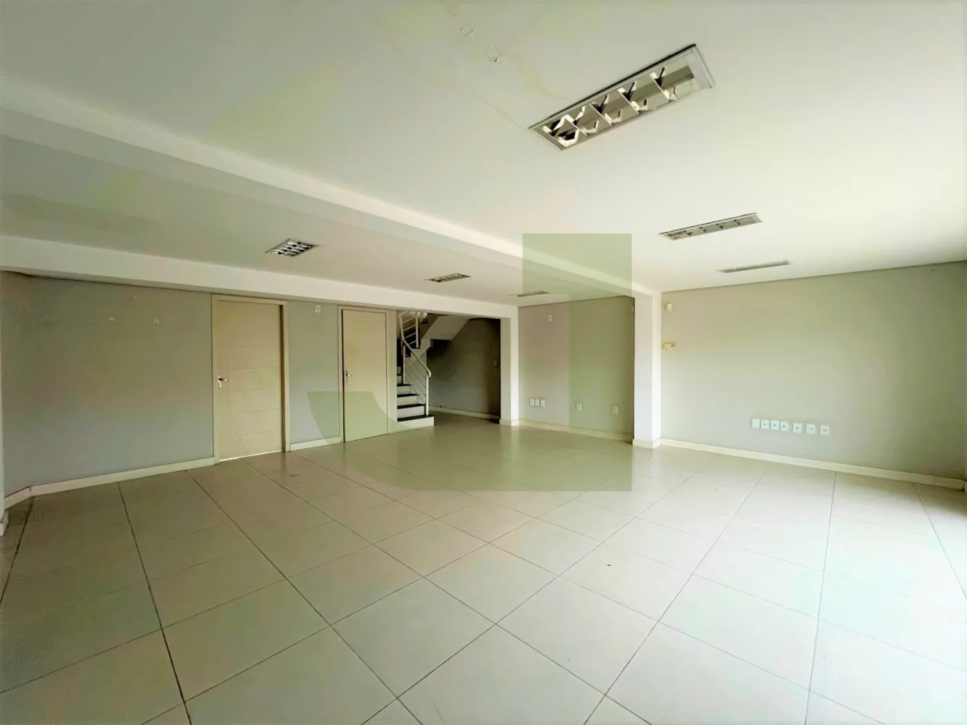 Alugar Comercial / Pr&eacute;dio em S&atilde;o Leopoldo R$ 5.900,00 - Foto 3
