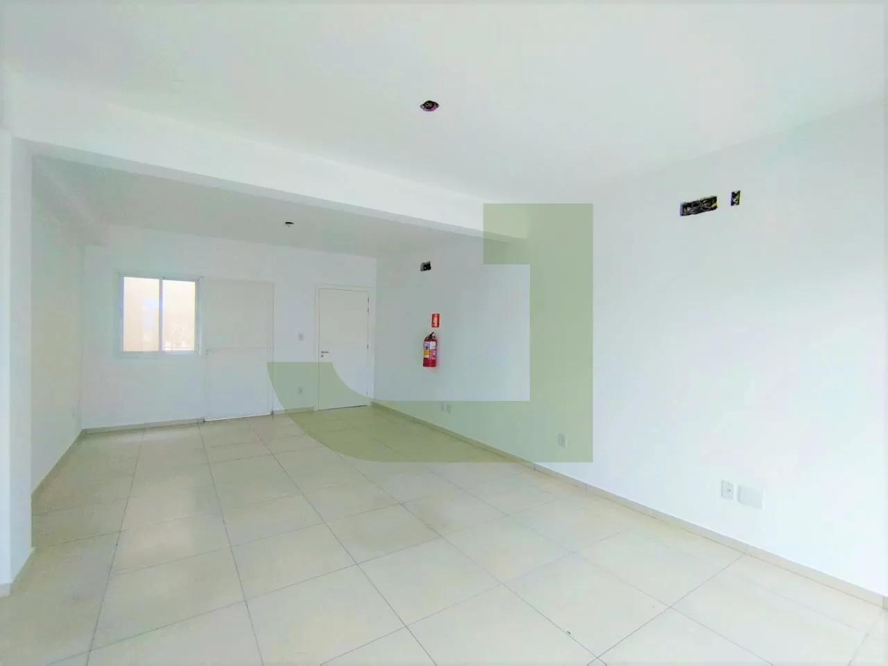 Alugar Comercial / Loja em Condom&iacute;nio em S&atilde;o Leopoldo R$ 2.300,00 - Foto 3