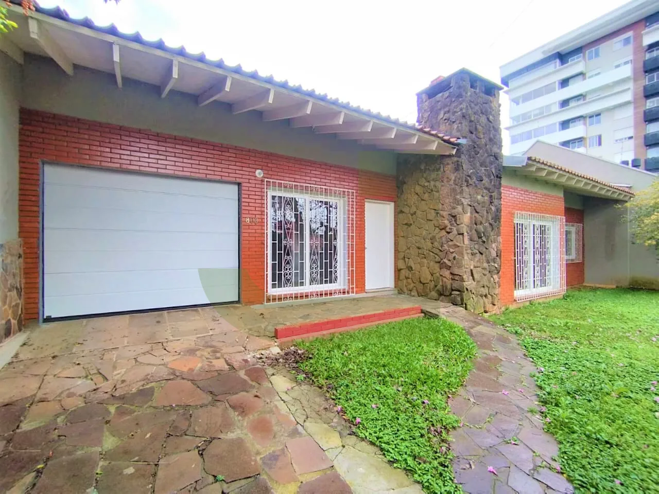 Alugar Casa / Residencial em S&atilde;o Leopoldo R$ 3.200,00 - Foto 2