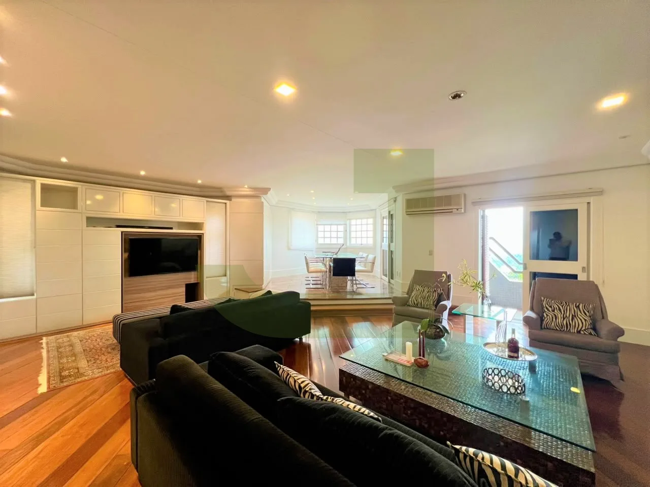 Alugar Apartamento / Padr&atilde;o em S&atilde;o Leopoldo R$ 3.800,00 - Foto 2